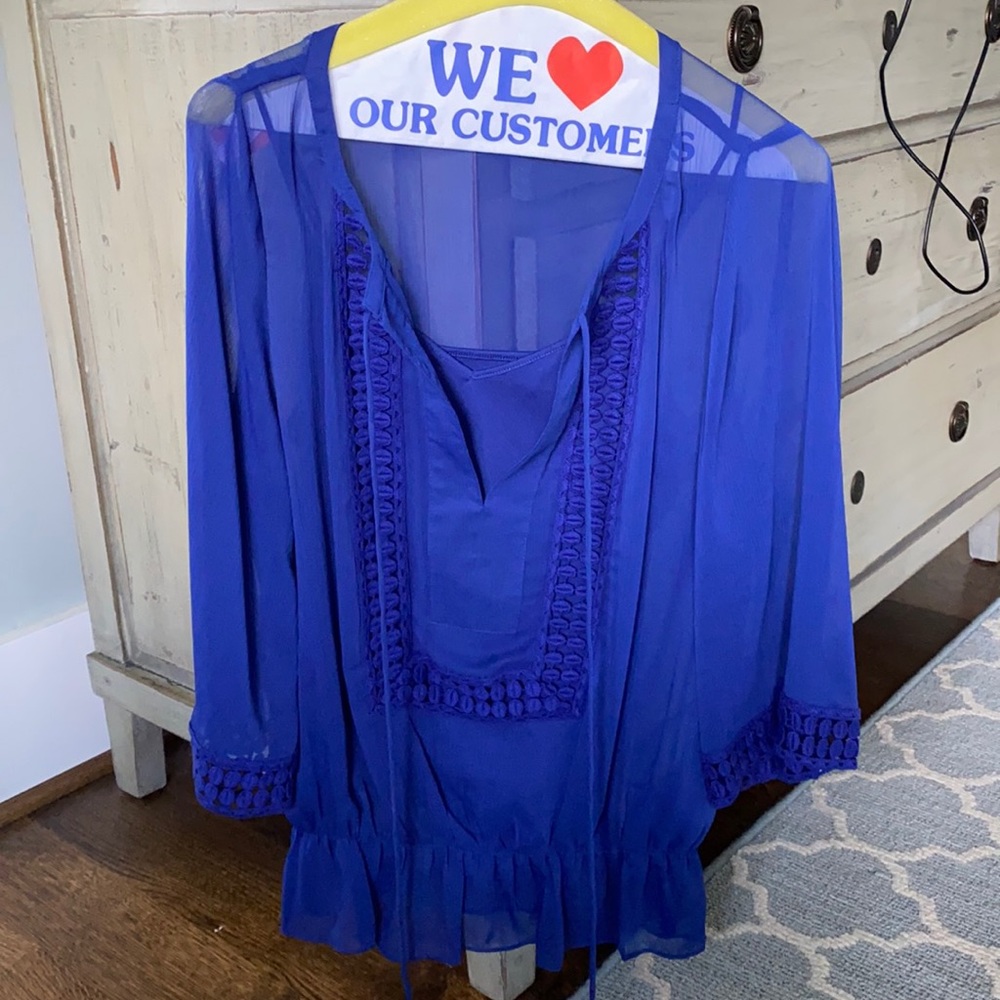 Women’s long sleeve blouse